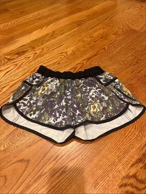 Lululemon hotty hot shorts